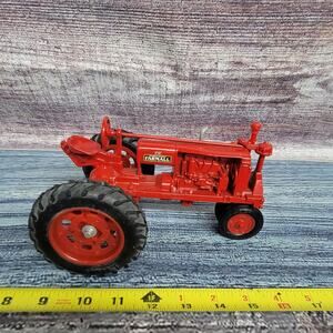 Vtg 1991 Ertl 1/16 scale McCormick Deering Farmall F-20 diecast n/front tractor